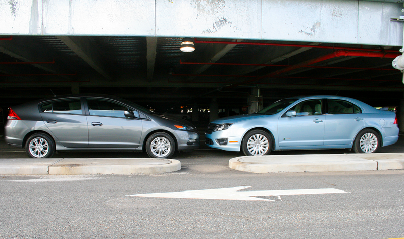 Illustration for article titled Hybrid Car Wars: Honda Insight Vs. Ford Fusion Hybrid